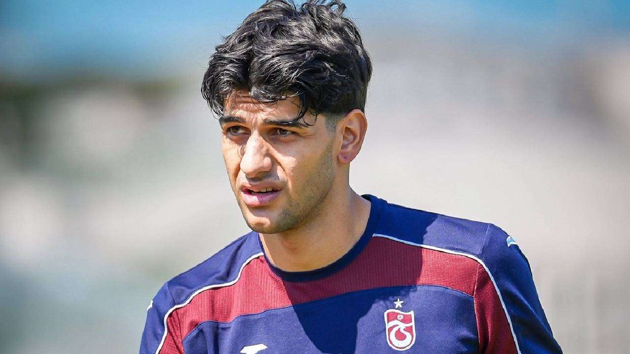 Trabzonspor durdu durdu turnayı gözünden vurdu: Ertuğrul Doğan 2004'lü golcüyle anlaştı! İmzayı attı, hayırlı uğurlu olsun 4